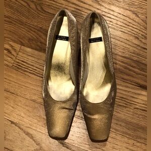 Stuart Weitzman Leah Gold Matte Lame Heels, women’s, size 9 m